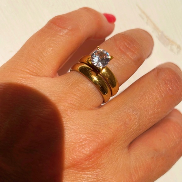 NWT Engagement circonia and wedding band set Stainless Steel Gold Size 8 - Picture 16 of 17